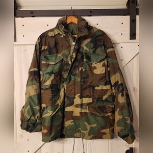 Vintage U.S. Army Woodland Camo Jacket. Size M. Enclosed Hood. Full Zip.